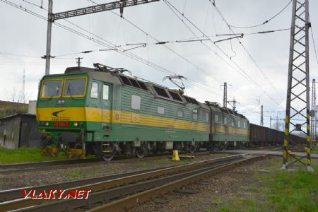 23.4.2017 - Kuzmice: Vchádza nákladný vlak © Ondrej Krajňák