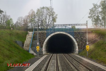 5.5.2017 - Sudoměřice u Tábora: výjezd z tunelu © Jiří Řechka