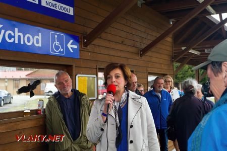 5.5.2017 - Nové Údolí: Radka Pistoriusová zahajuje slavnostní přivítání nového vlakového spoje © Jiří Řechka
