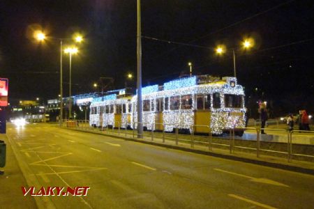 30.12.2016 - Budapešť: světelná tramvaj linky 19 na Bécsi út © Dominik Havel