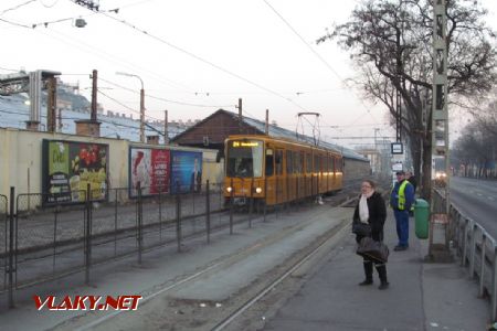 31.12.2016 - Budapešť: po dvou dnech jsem na Orczy tér naposledy, na fotografii Düwag TW6000 a za zdí vozovna tramvají © Dominik Havel