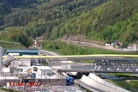 Druhá strana mostu s technológiou na práce v tuneli; 07.05.2017 © Ing. Eugen Takács