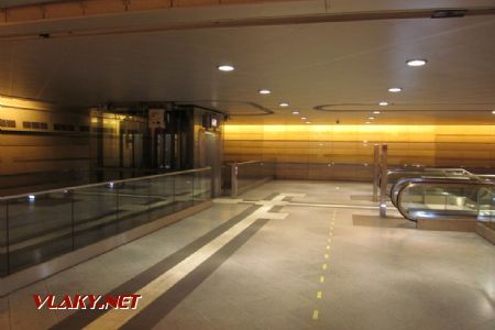 15.4.2017 - Lipsko: vstup do podzemní stanice S-Bahnu z přednádraží © Dominik Havel