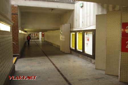 15.4.2017 - Lipsko: pod nástupišti je i podchod, aby se cestujícím zkrátil přestup © Dominik Havel