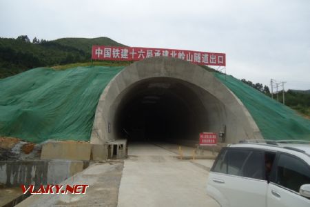 Južný portál tunela BeiLingShan. 7.2012 © F. Smatana