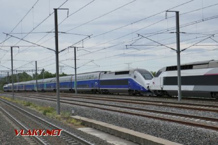 Avignon TGV: ….spojený s Duplexem ve starém nátěru SNCF, 24. 5. 2022 © Libor Peltan