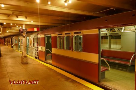New York Transit Museum: IRT R15 (1950)