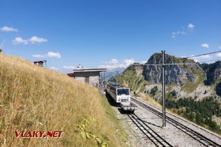 Jaman, vlak odjíždí směr Montreux, 16.8.2022 © Tomáš Kraus