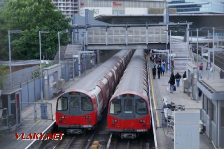 Stratford: 1996 Stock na Jubilee Line, 11. 6. 2022 © Libor Peltan