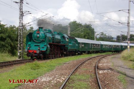 Poďme však už ku trati, prichádza druhý mimoriadny vlak, z Bystrice vedený zeleným elegánom, 10.6.2023, Zvolen © S.Langhoffer