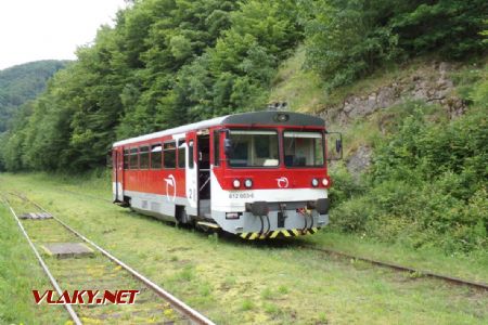 Už spomenutý osobný vlak v Kozelníku, čata hlási do Dúbravy voľnú trať, 11.6.2023 © S.Langhoffer