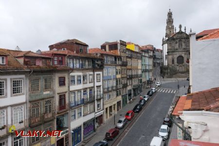 Porto, nyní vyloučený úsek tramvaje vedle věže Clérigos, 10.6.2023, Tomáš Kraus
