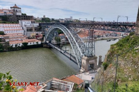 Porto, most Ponte Dom Luís ze šikmého výtahu Guindais, 10.6.2023, Tomáš Kraus