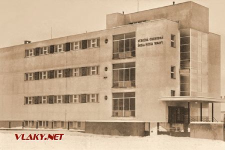 Najstaršia budova školy pochádza z roku 1937 © zbierka SPŠD Trnava