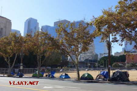 Los Angeles, centrum města se stany bezdomovců, 14.10.2023 © Jiří Mazal