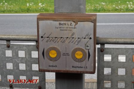 Bichl i/Z: tlačítko zastávky na znamení, 10. 7. 2023 © Libor Peltan