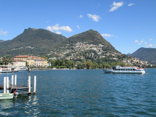 Lugano: rovnomenné jazero, v pozadí Monte Bré 