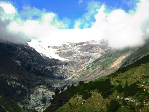 Alp Grüm (2091m): aj ľadovec Palü sa v lete topí 