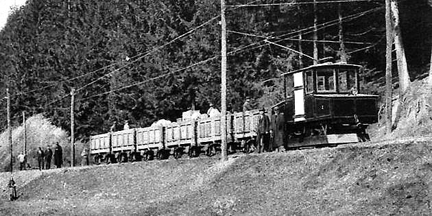 Najstaršia elektrická lokomotíva AEG na železnici Bindt – Markušovce (Národný archív Viedeň)