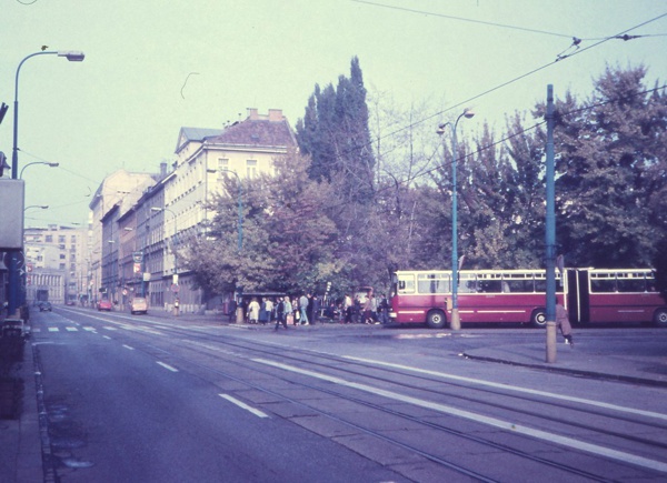1988- 1989- Bratislava, Štúrova- po r. 1961 tu bol prestup medzi električkou a autobusmi z Petržalky © Juraj Földes