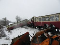 Medzi Zemianskymi Kostoľanmi a Novákmi sa zrazil MOs 5042 s cestným posýpačom
