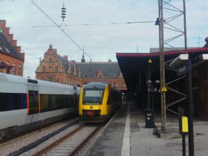 Podzimní Kodaň a vlaky u Hamletova hradu