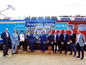 „Slovenská strela“ slaví 80 let, ČD to připomínají výročním nátěrem