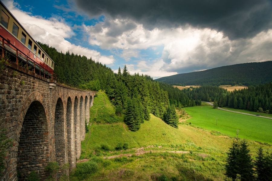 Zážitkové vlaky v Banskobystrickom kraji štartujú tretiu sezónu
