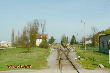 Koľajisko stanice, pohľad od Tisovca. 29. 4. 2010. © Jozef Gulík