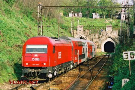Za bratislavskými tunelmi na vlaku ER 2551 sa súprava vrátila na ÖBB