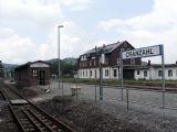 02.07.05 - Cranzahl: budova žst. už nesloužící DB, ale BVO