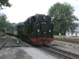 02.07.05 - Cranzahl: 99.775 v čele přijíždějícího vlaku P 1006 z Kurort Oberwiesenthal