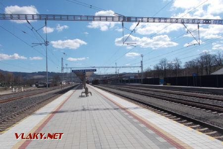 Považská Bystrica, Koľajisko stanice zo smeru Púchov; 27.03.2019 © Michal Čellár
