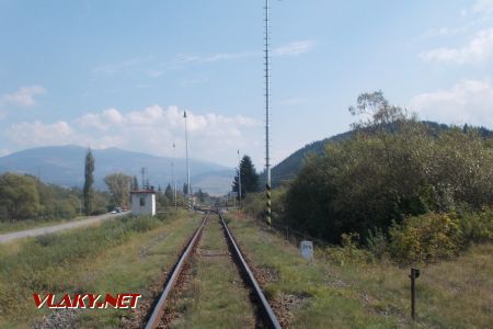 Heľpa, Začiatok koľajiska stanice zo smeru Polomka (Brezno); 20.09.2018 © Michal Čellár