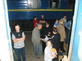 Ponuka a predaj občerstvenia po zastavení vlaku v stanici Žmerinka, 2.10.2005, Žmerinka, © Blanka Ulaherová
