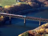 IC prechádza po viadukte; 29.10.2005 © Laco Milkovič