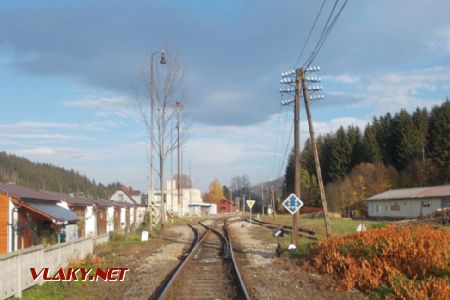 Turzovka, Začiatok koľajiska stanice zo smeru Vysoká nad Kysucou (Makov); 16.10.2018 © Michal Čellár