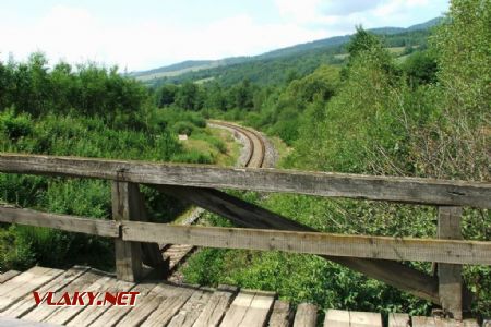 Helcmanovce, drevený most ponad trať