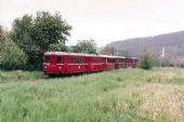 16.05.1998 - Boskovice: vůz Blm 4-6564 řazen jako třetí v nostalgickém vlaku vedeném vozem M 131.1463 (sken) © Milan Vojtek
