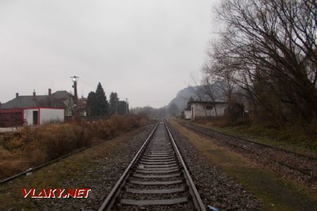 Jasov, Koľajisko stanice zo smeru Počkaj (Medzev); 20.11.2016 © Michal Čellár