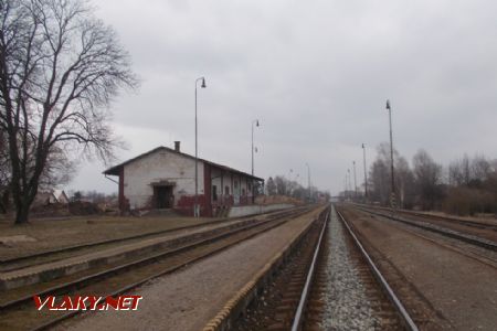 Príbovce-Rakovo: Koľajisko stanice, pohľad smer Vrútky; 24.03.2021 © Michal Čellár