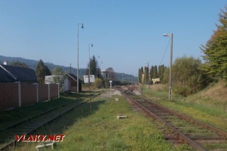 Polomka, Začiatok koľajiska stanice zo smeru Heľpa (Červená Skala); 20.09.2018 © Michal Čellár