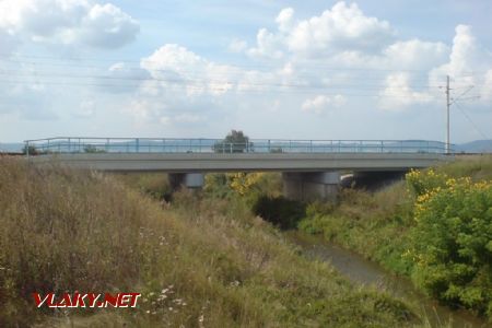 10.9.2009 - Horná Streda: Most ponad Čachtickým kanálom v 89,975 km, pohľad na západ © Matej Palkovič