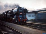 2001 - žst. Zlín střed - zvláštní parní vlak v čele s 464 202 © Karel Válek