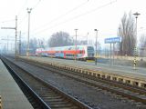 03.04.2010 - Ostrava-Svinov: ráno na stanici: 971 054-7 © Karel Furiš