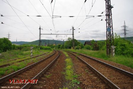 Kilometrovník smerom ku trati ŽSR 120, 15.5.2010, © Michal Cagáň