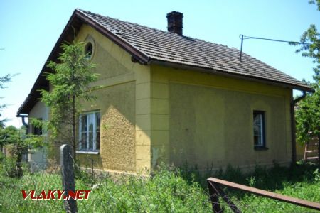 29.6.2010 - Bývalí strážny domček v blízkosti priecestia © Bc. Matej Palkovič