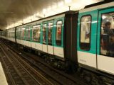 24.7.2010 - Paris: Najmodernejšia súprava metra od výrobcu Bombardier © Martin Kóňa