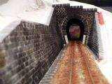 Rímsa nad tunelovým portálom je dokončená, začínam ''dláždiť'' odvodňovací kanál pri rímse oporného múra, 2010, © Bc. Peter Bendžala