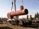 06.03.2012 - výtopna Jaroměř: nový kotel je usazován na rám lokomotivy 411.019 ''Conrad Vorlauf'' © SŽVJ